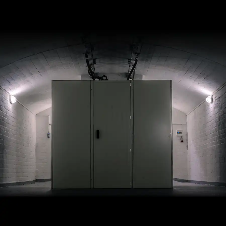 Ansicht des Server-Racks der Sedion Secure Box im Bunker